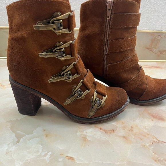 RARE JEFFREY CAMPBELL SUEDE w/ GOLD BUCKLES IBIZA BOOTIES - Picture 2 of 2